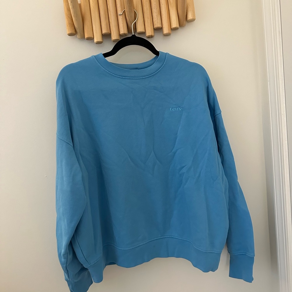 Levi’s crew neck